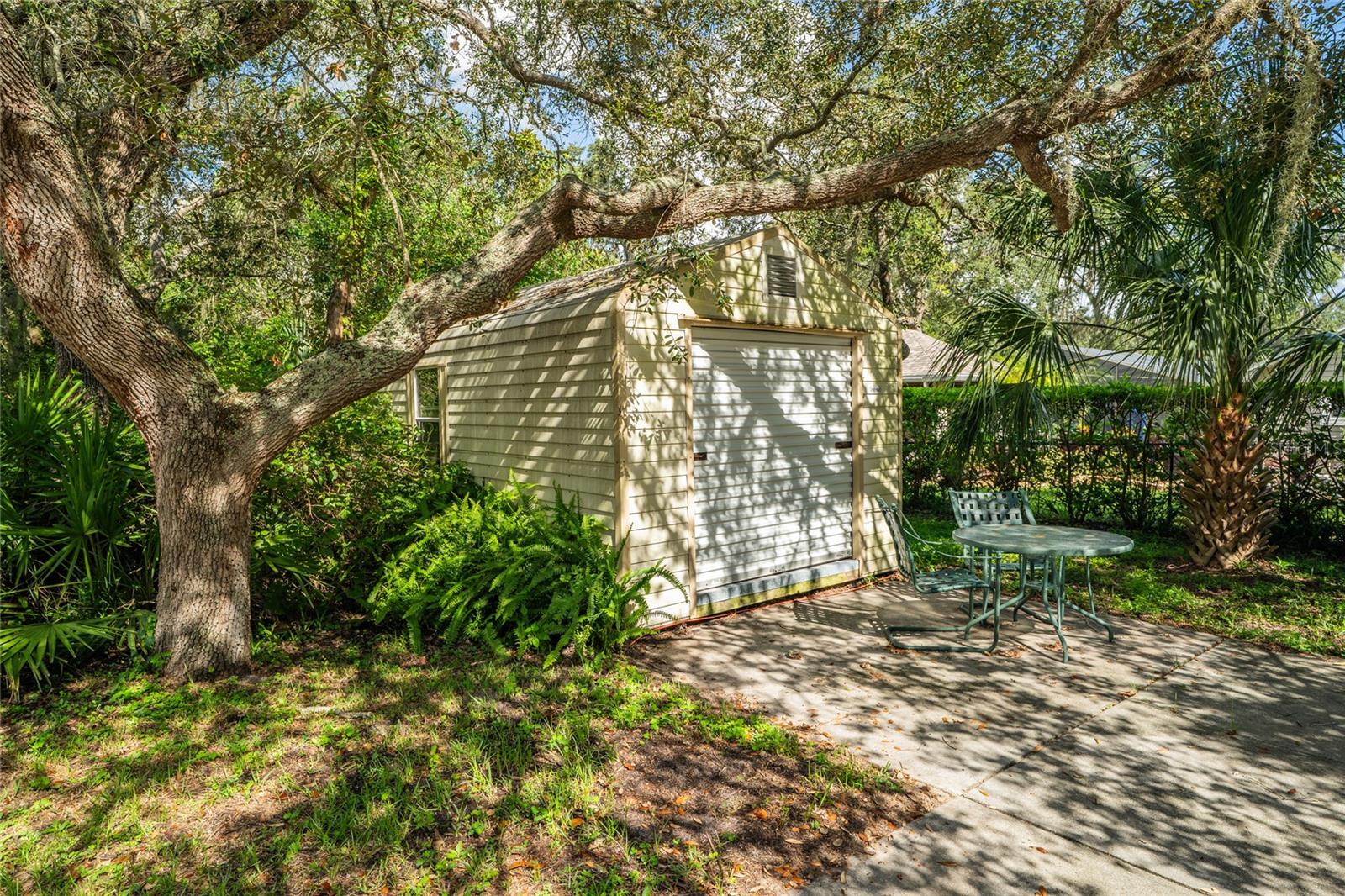 Image 38 of 42 For 5822 Spruce Creek Woods Drive