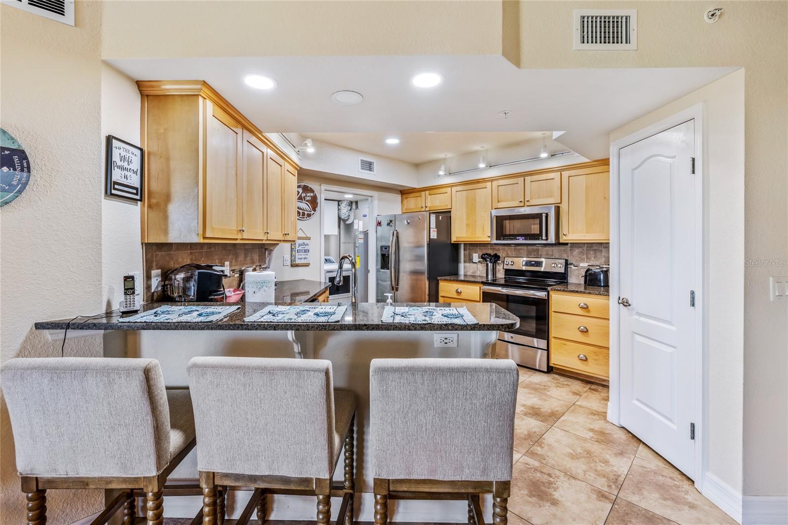 Image 9 of 46 For 5300 Atlantic Avenue 20-306
