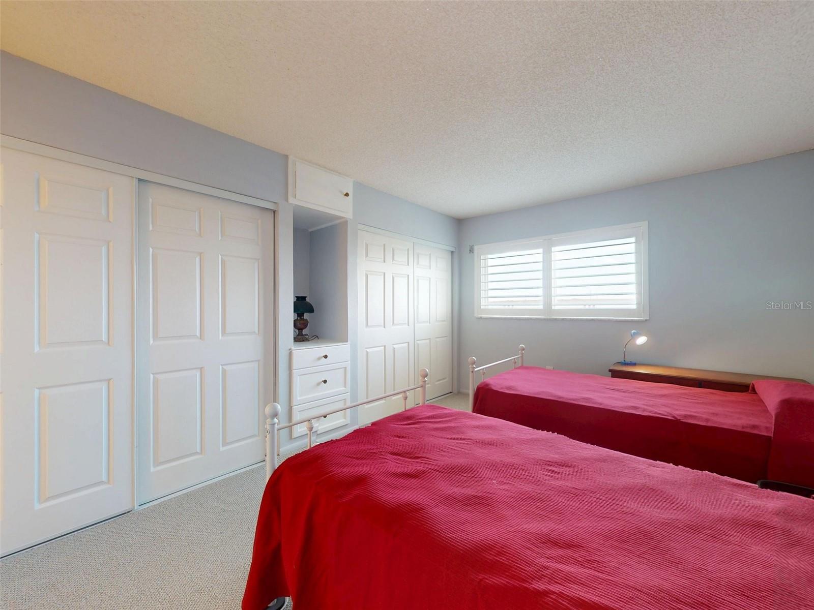 Image 13 of 26 For 101 Riverside Drive 6080