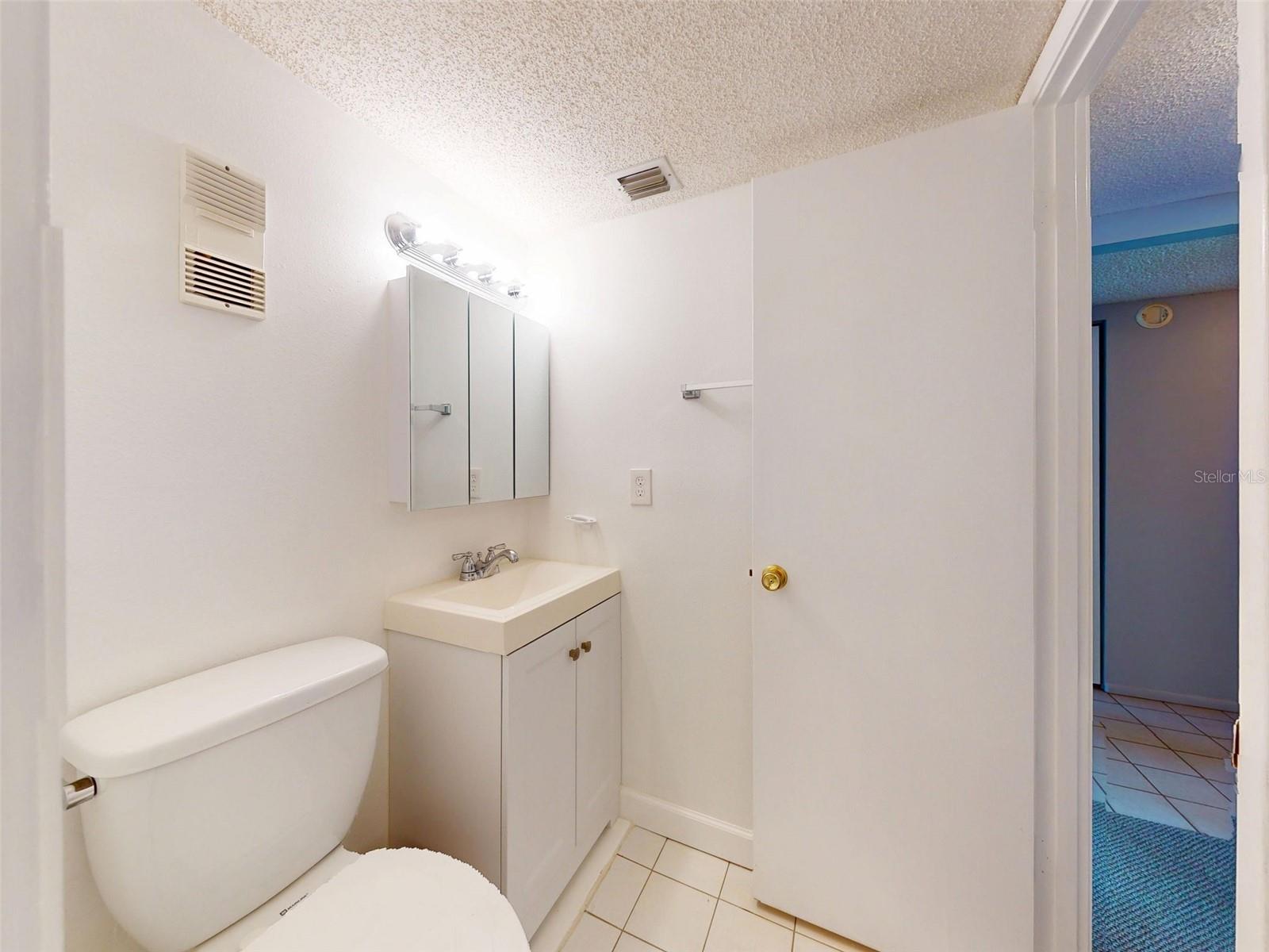 Image 17 of 26 For 101 Riverside Drive 6080