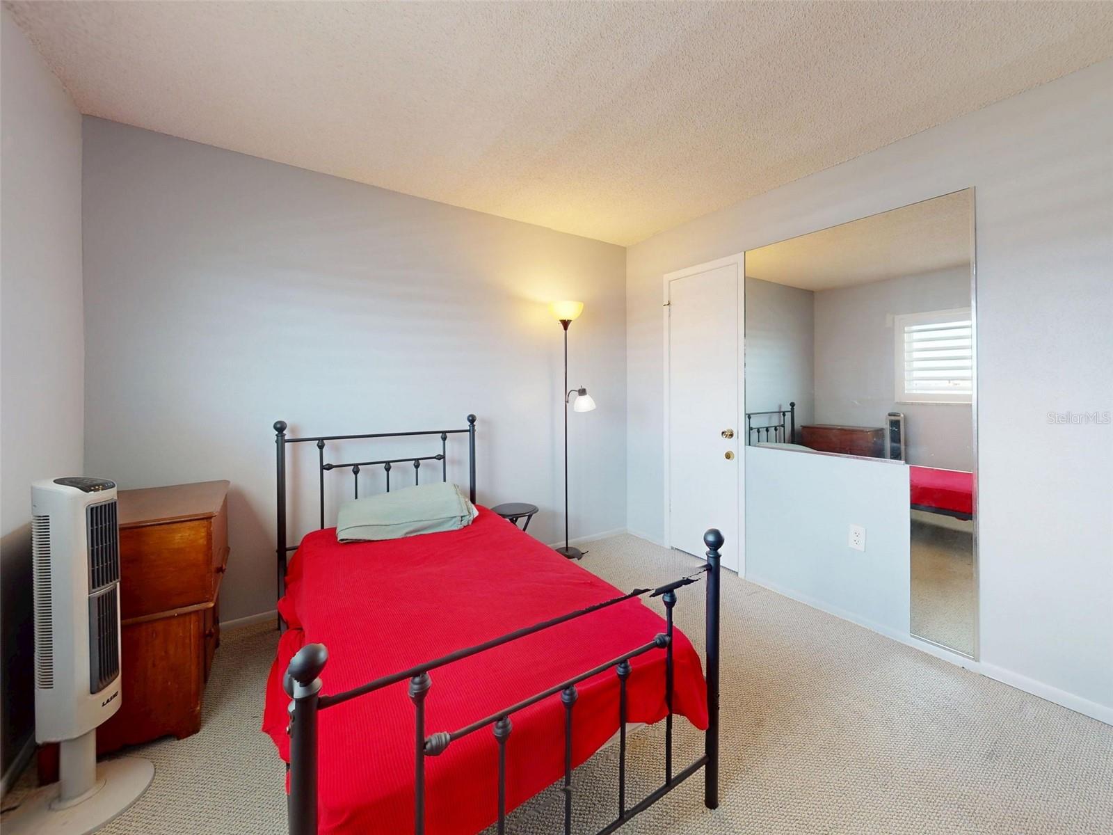 Image 18 of 26 For 101 Riverside Drive 6080
