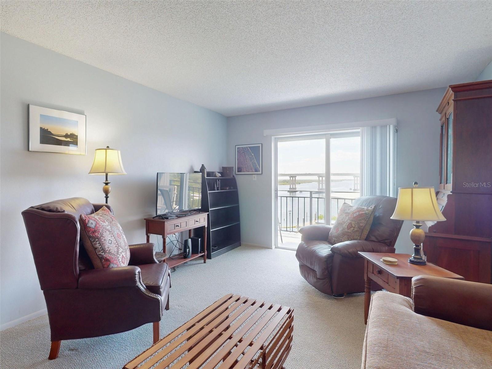 Image 8 of 26 For 101 Riverside Drive 6080