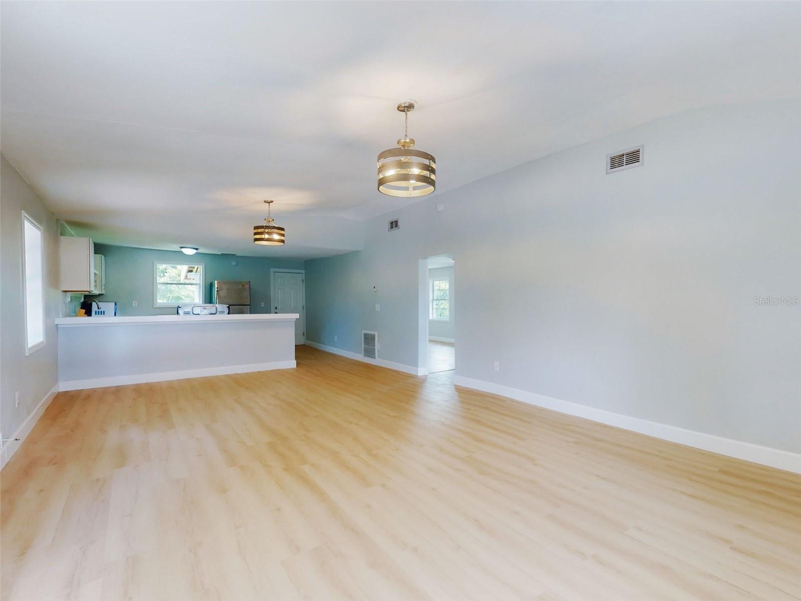 Image 4 of 62 For 1103 Washington Street