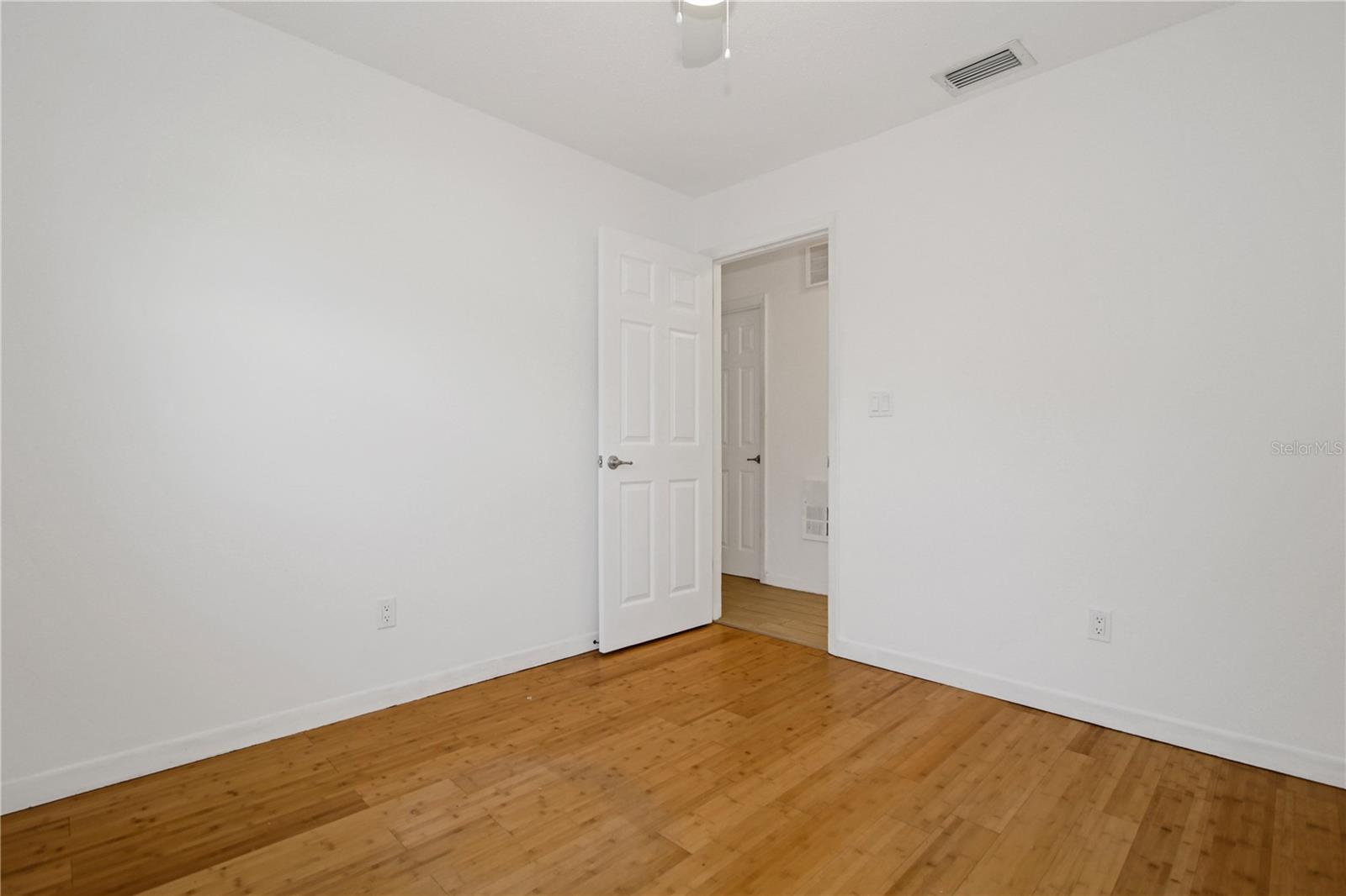 Image 11 of 18 For 437 Perdita Avenue