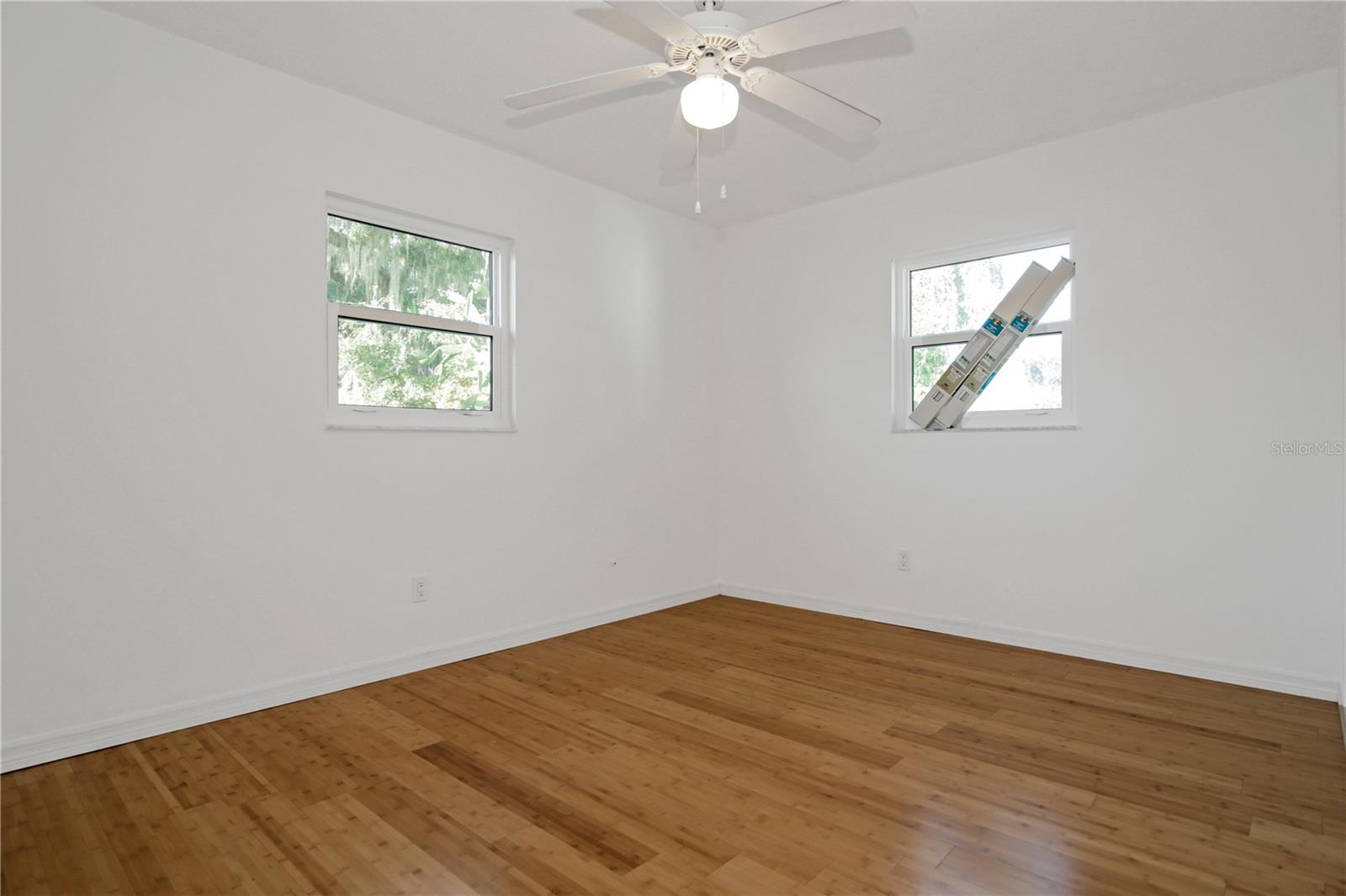 Image 13 of 18 For 437 Perdita Avenue