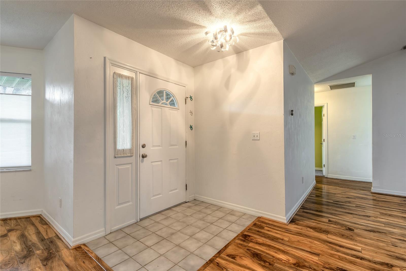 Image 13 of 52 For 923 Sand Crest Drive