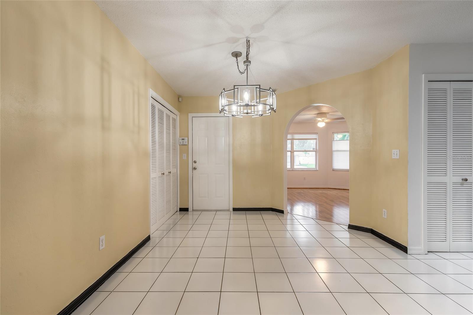 Image 2 of 52 For 923 Sand Crest Drive
