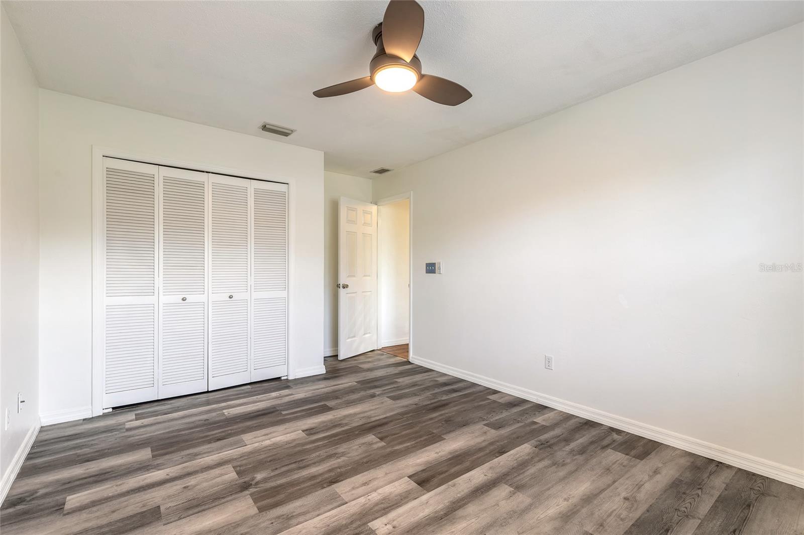 Image 31 of 52 For 923 Sand Crest Drive