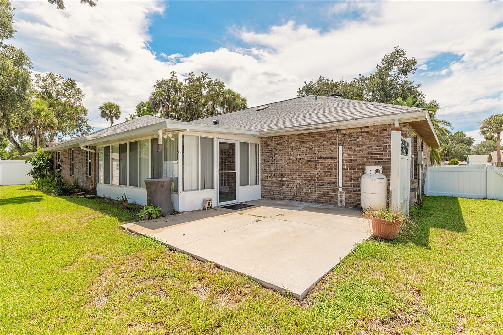 Image 37 of 52 For 923 Sand Crest Drive