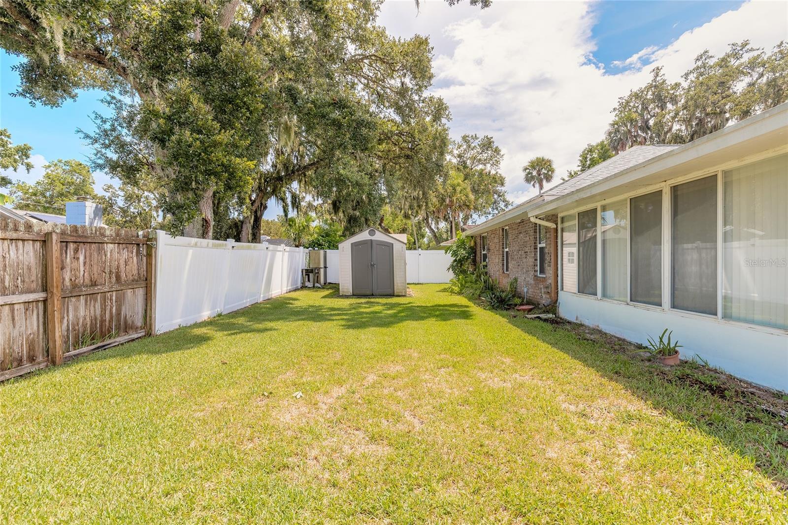 Image 38 of 52 For 923 Sand Crest Drive