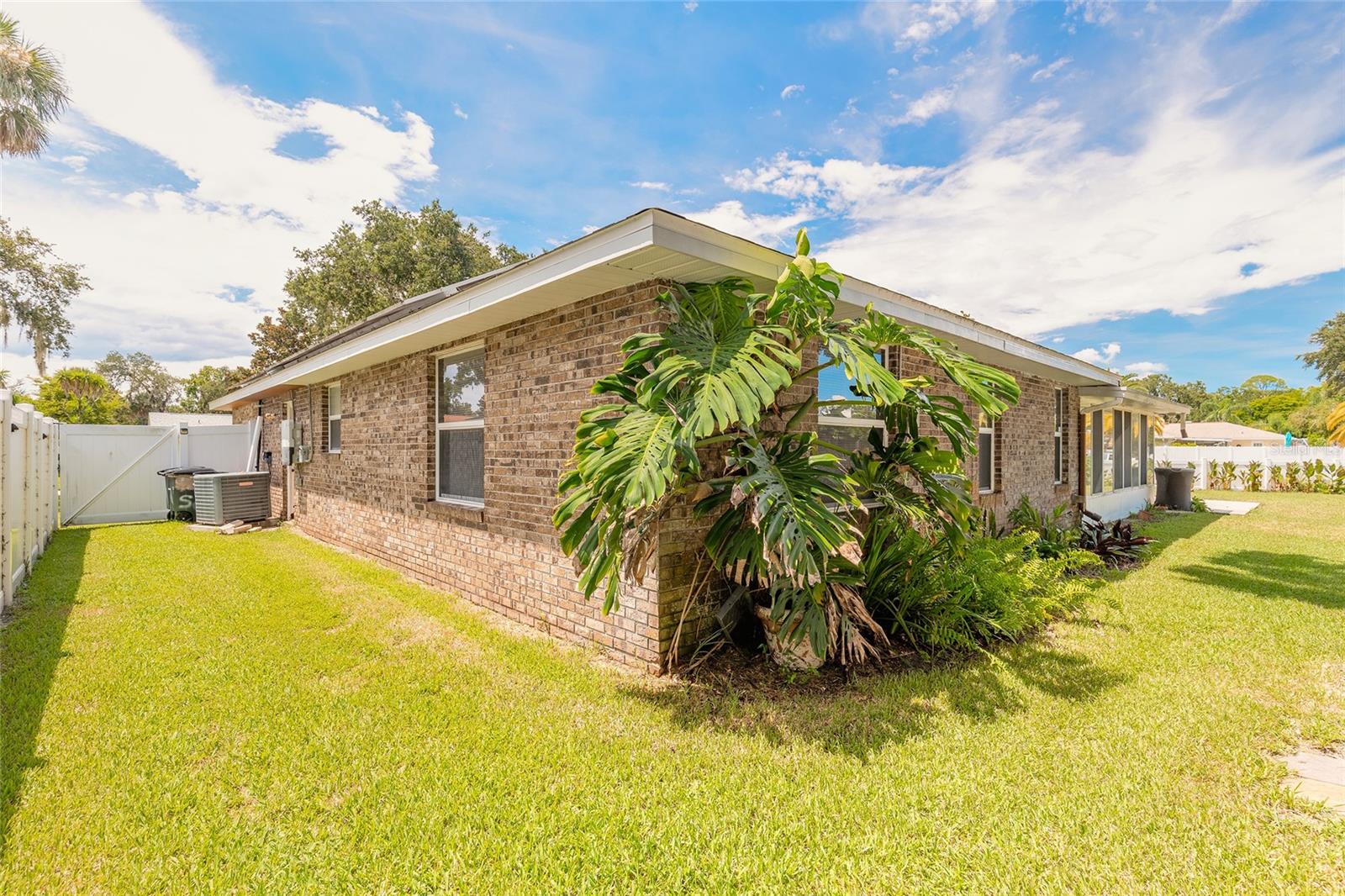 Image 40 of 52 For 923 Sand Crest Drive