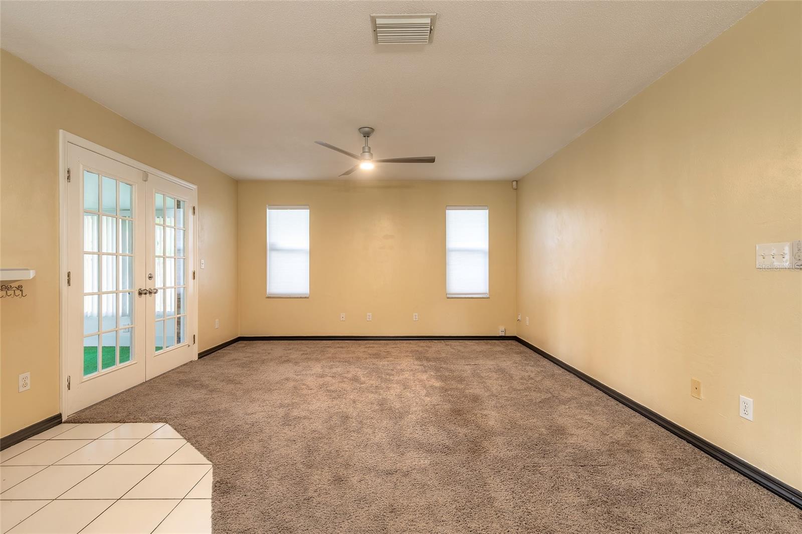 Image 5 of 52 For 923 Sand Crest Drive