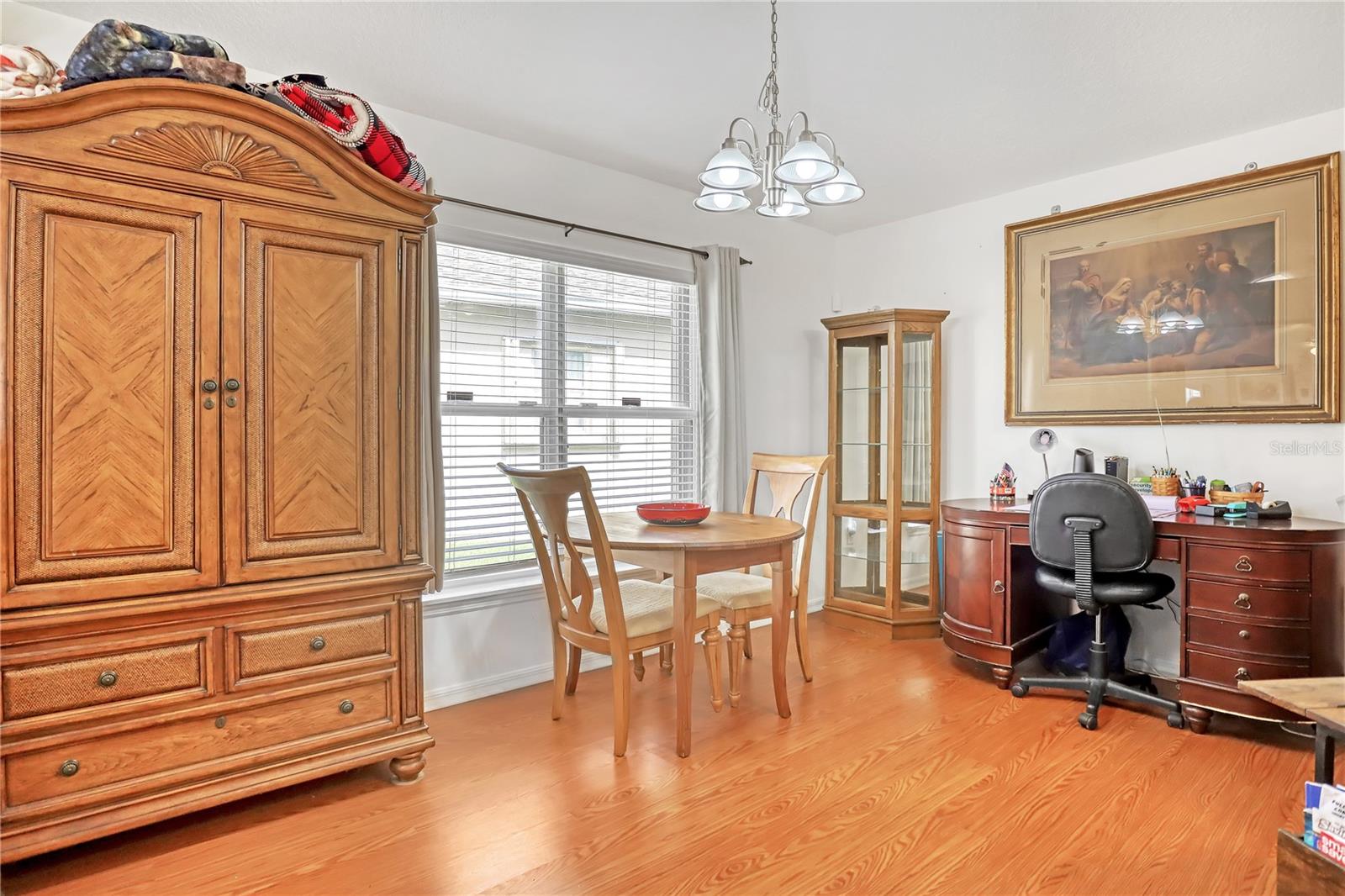 Image 10 of 39 For 2210 Spring Creek Circle Ne