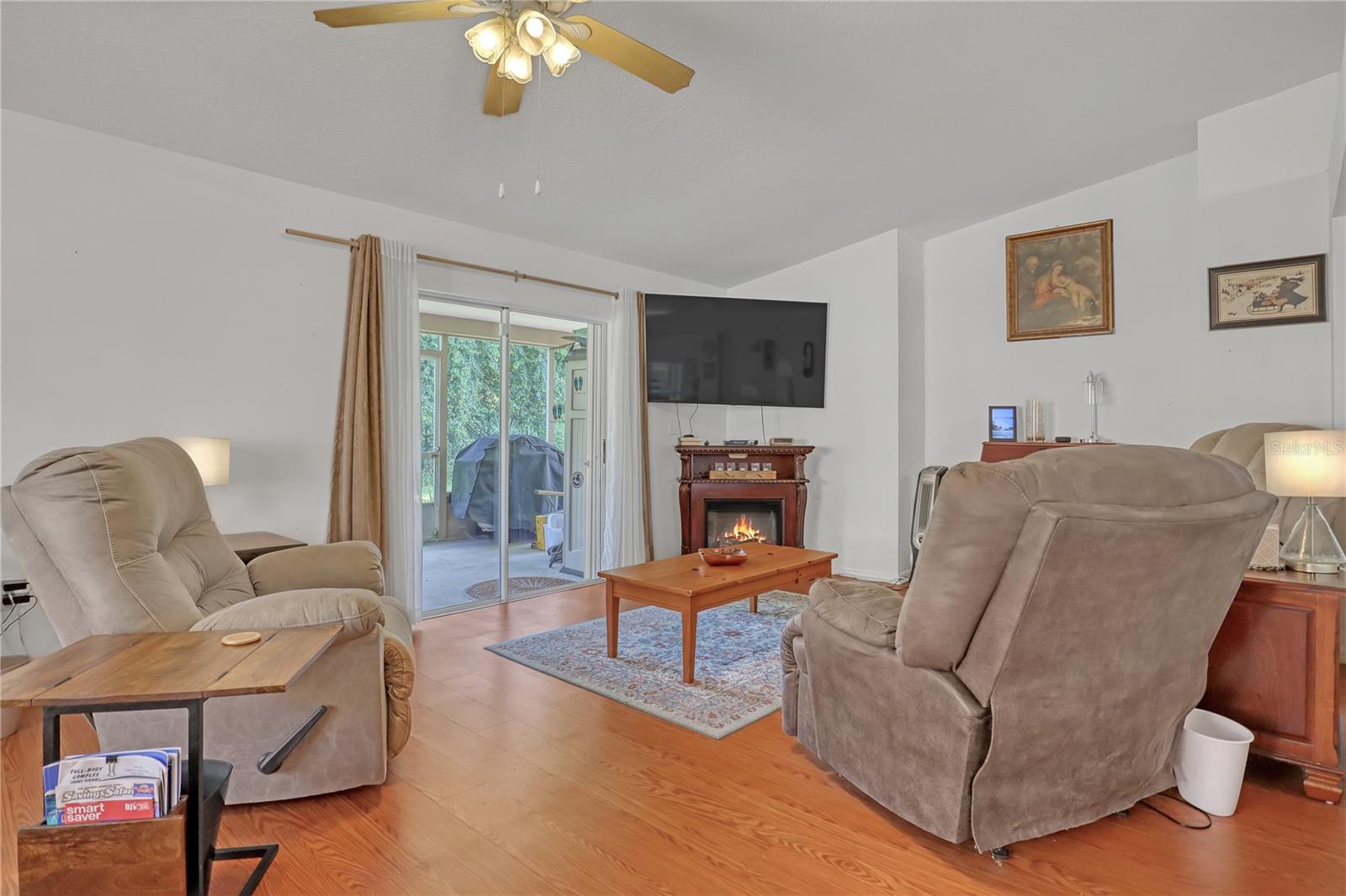 Image 11 of 39 For 2210 Spring Creek Circle Ne