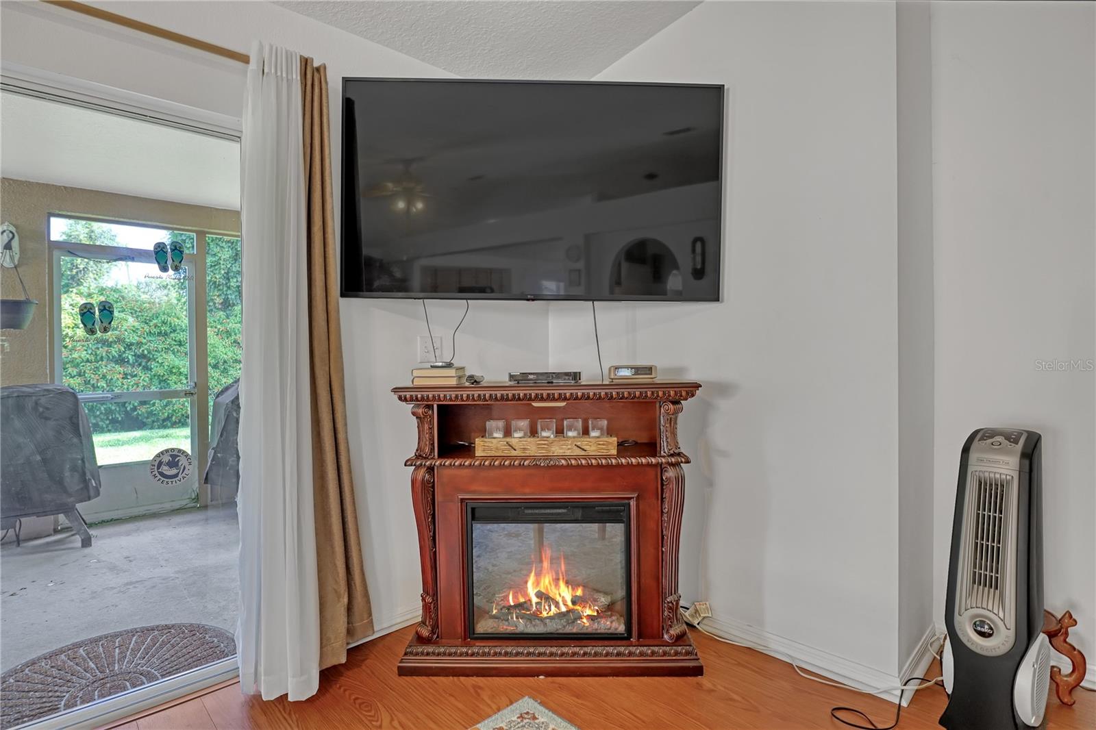 Image 14 of 39 For 2210 Spring Creek Circle Ne