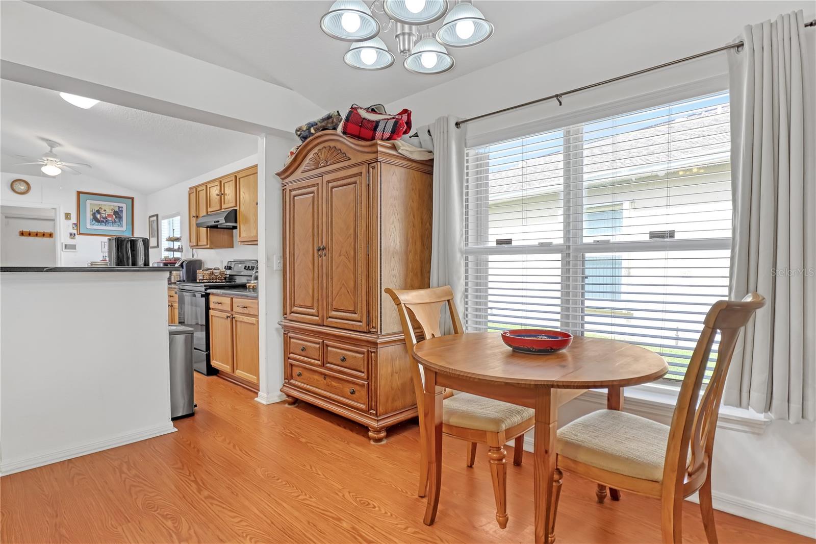 Image 16 of 39 For 2210 Spring Creek Circle Ne