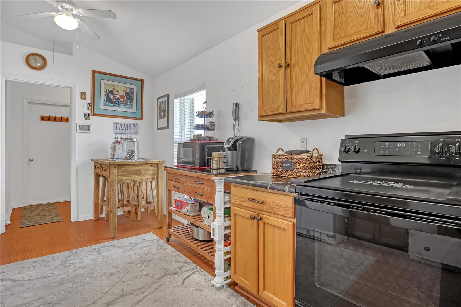 Image 17 of 39 For 2210 Spring Creek Circle Ne