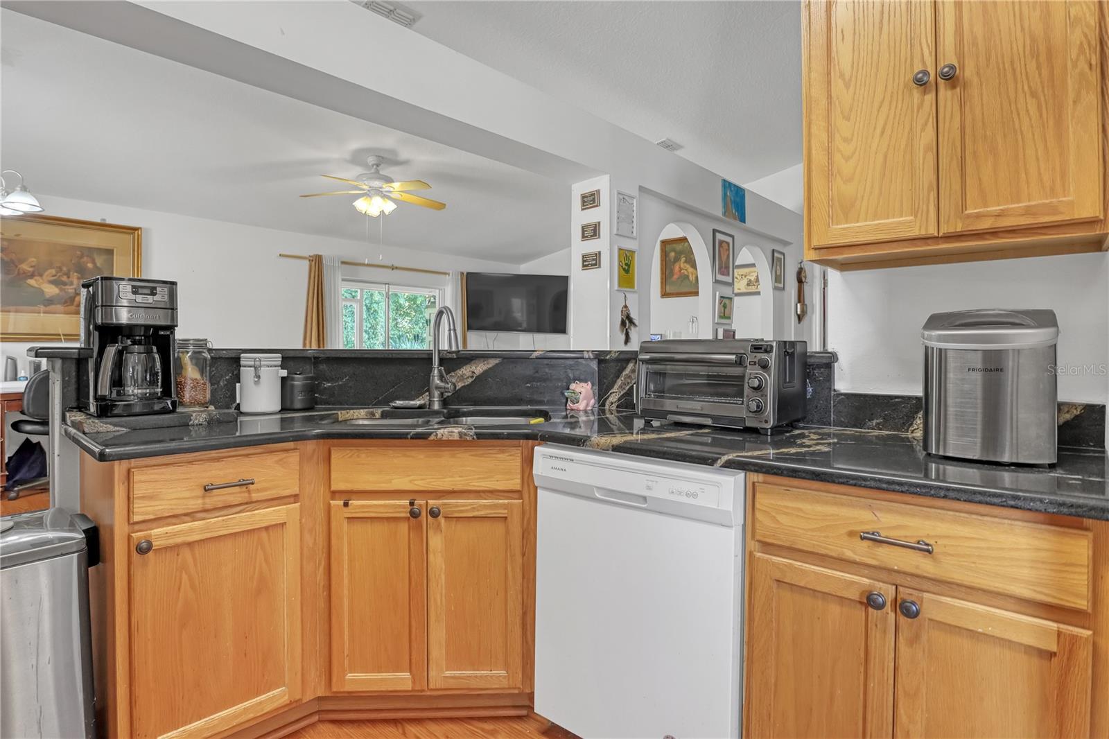 Image 21 of 39 For 2210 Spring Creek Circle Ne