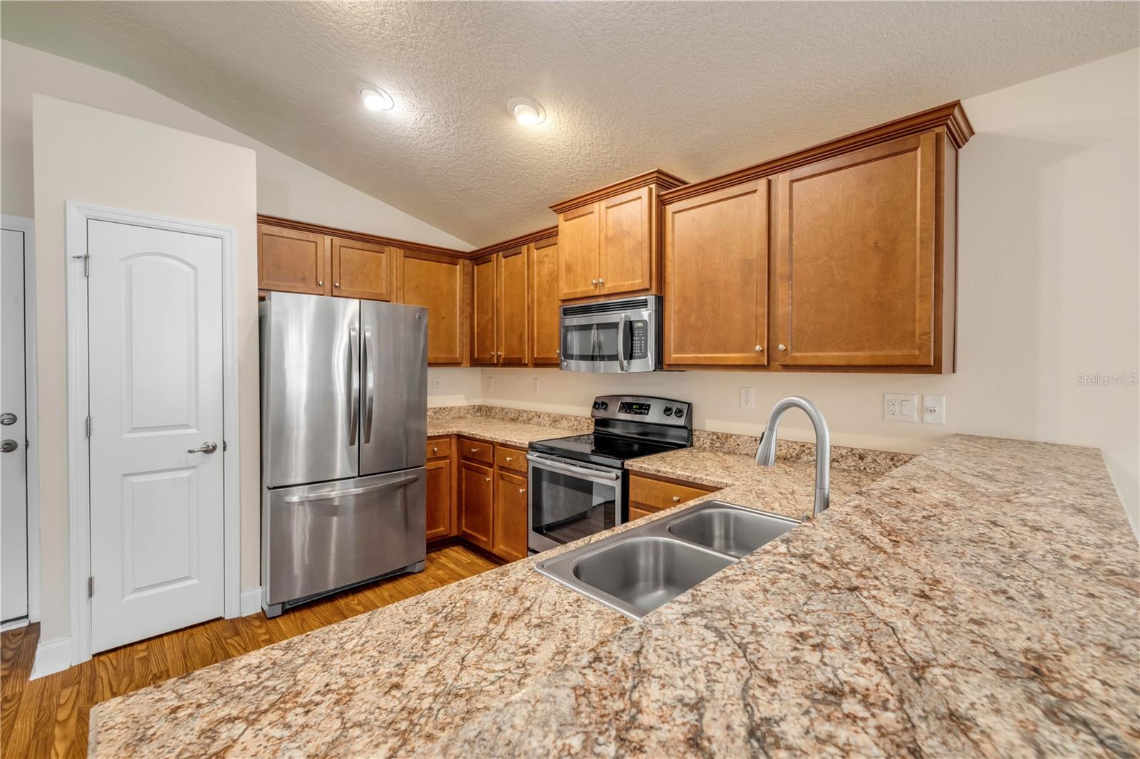 Image 11 of 42 For 607 Coral Trace Boulevard