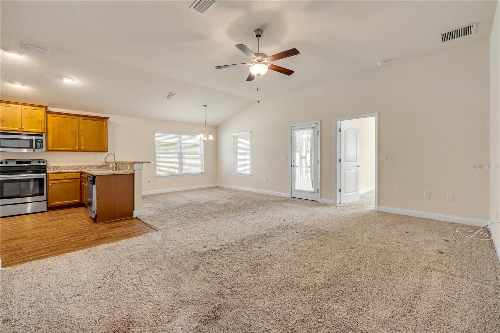 Image 19 of 42 For 607 Coral Trace Boulevard