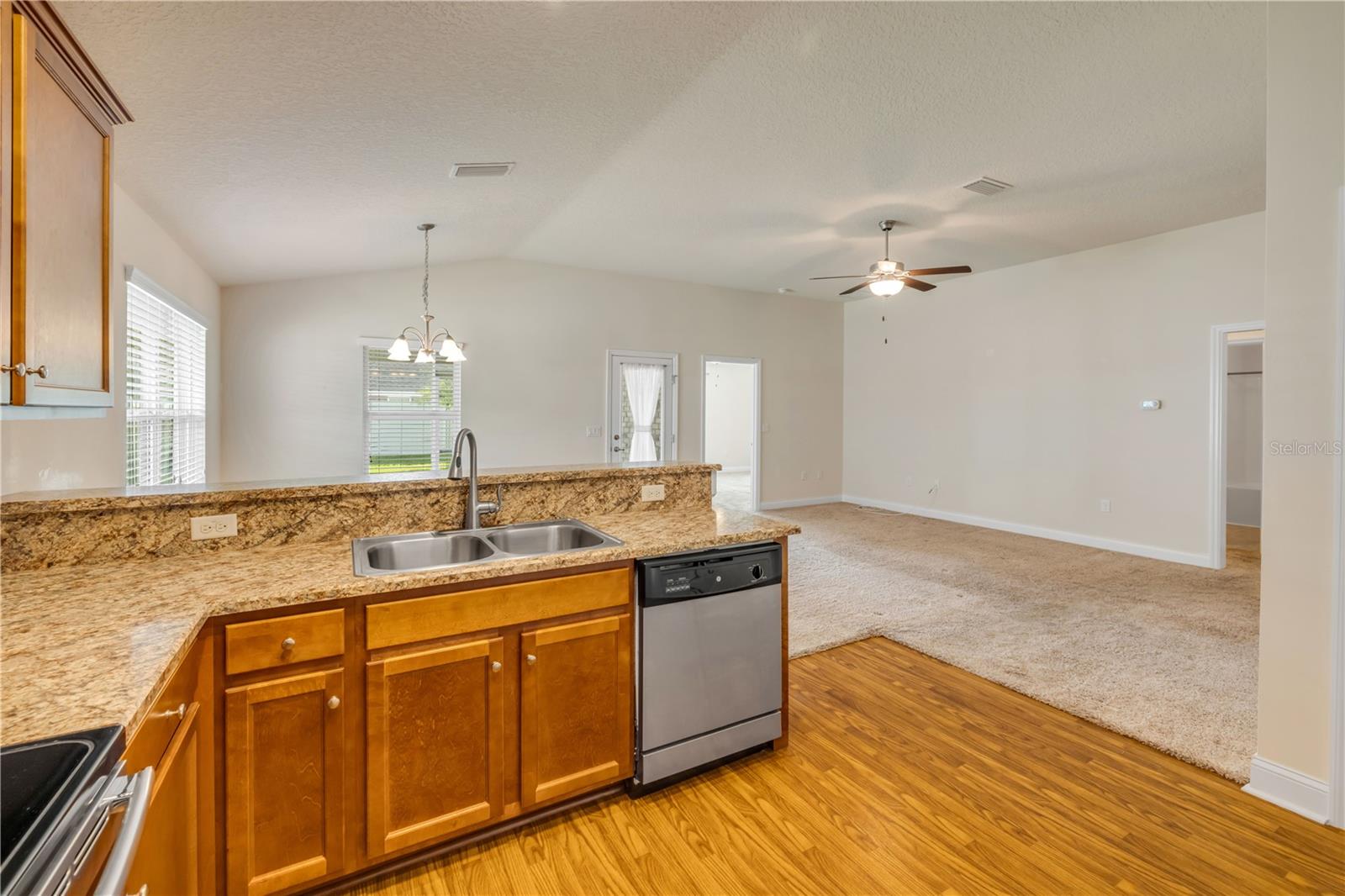 Image 20 of 42 For 607 Coral Trace Boulevard
