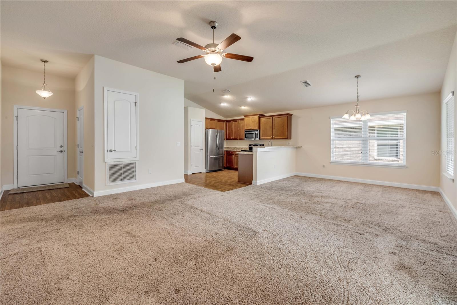 Image 21 of 42 For 607 Coral Trace Boulevard