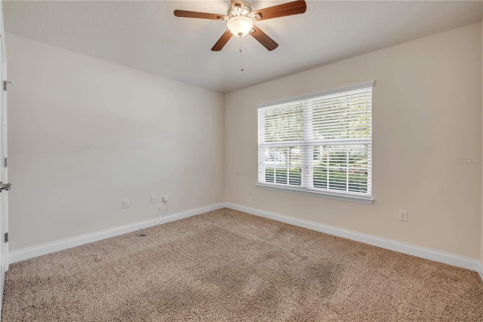 Image 22 of 42 For 607 Coral Trace Boulevard