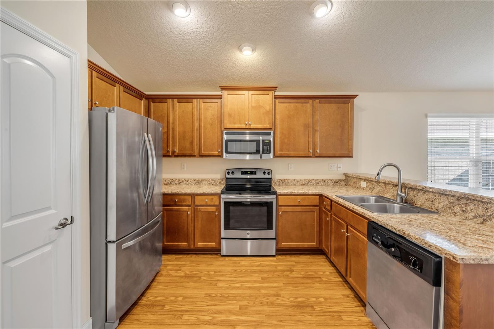 Image 26 of 42 For 607 Coral Trace Boulevard