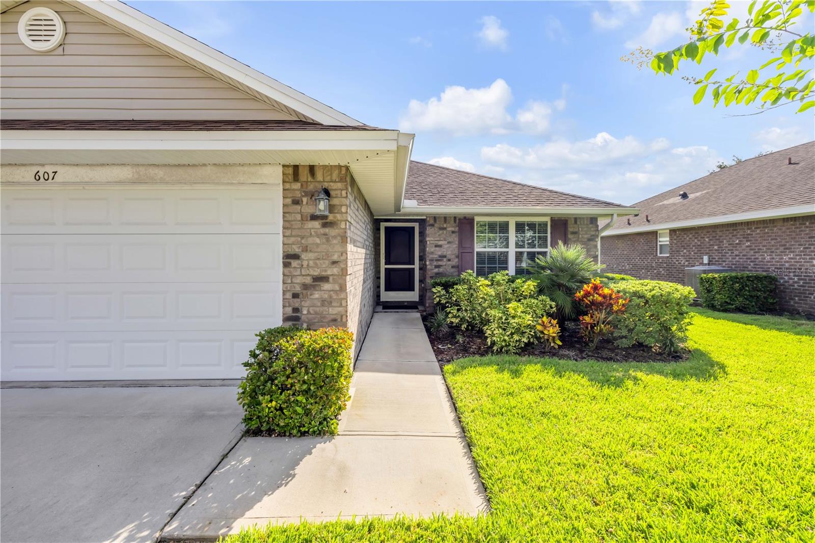 Image 33 of 42 For 607 Coral Trace Boulevard