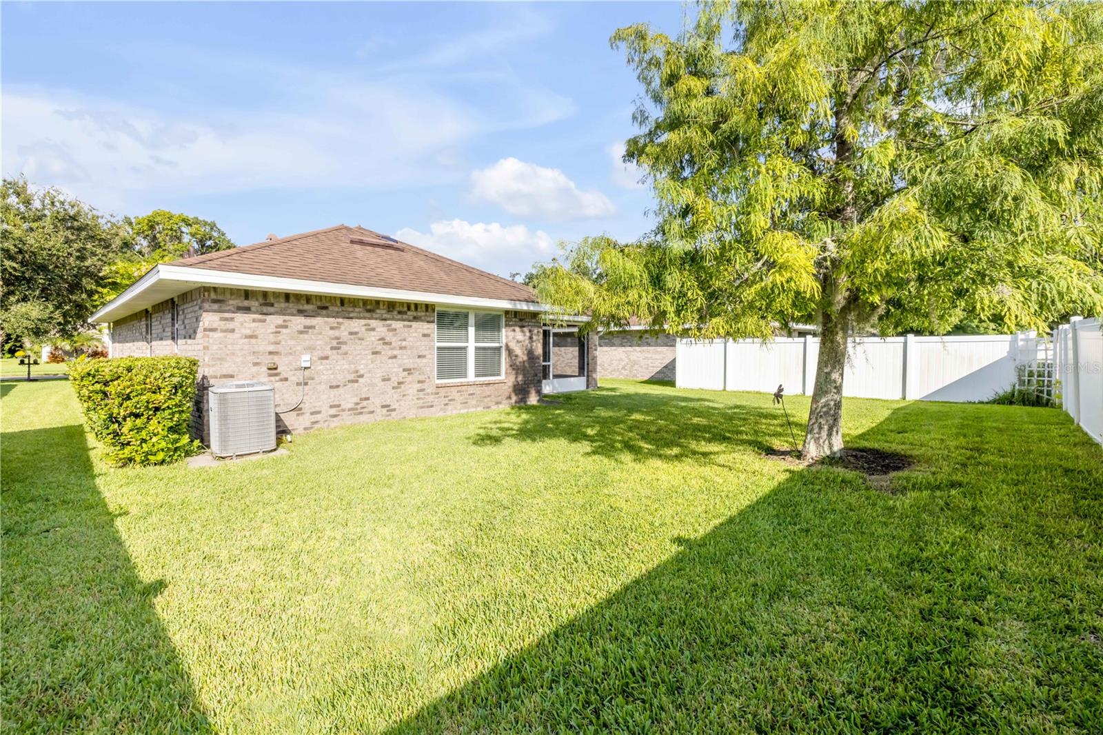 Image 36 of 42 For 607 Coral Trace Boulevard
