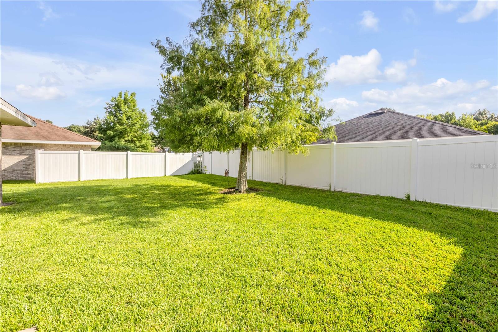 Image 37 of 42 For 607 Coral Trace Boulevard