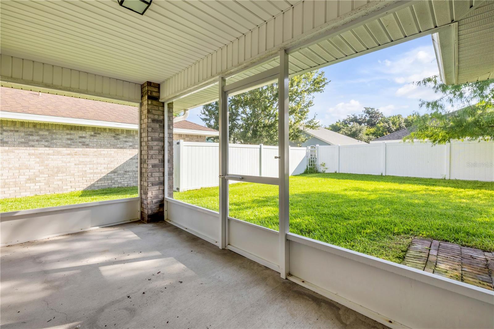 Image 38 of 42 For 607 Coral Trace Boulevard