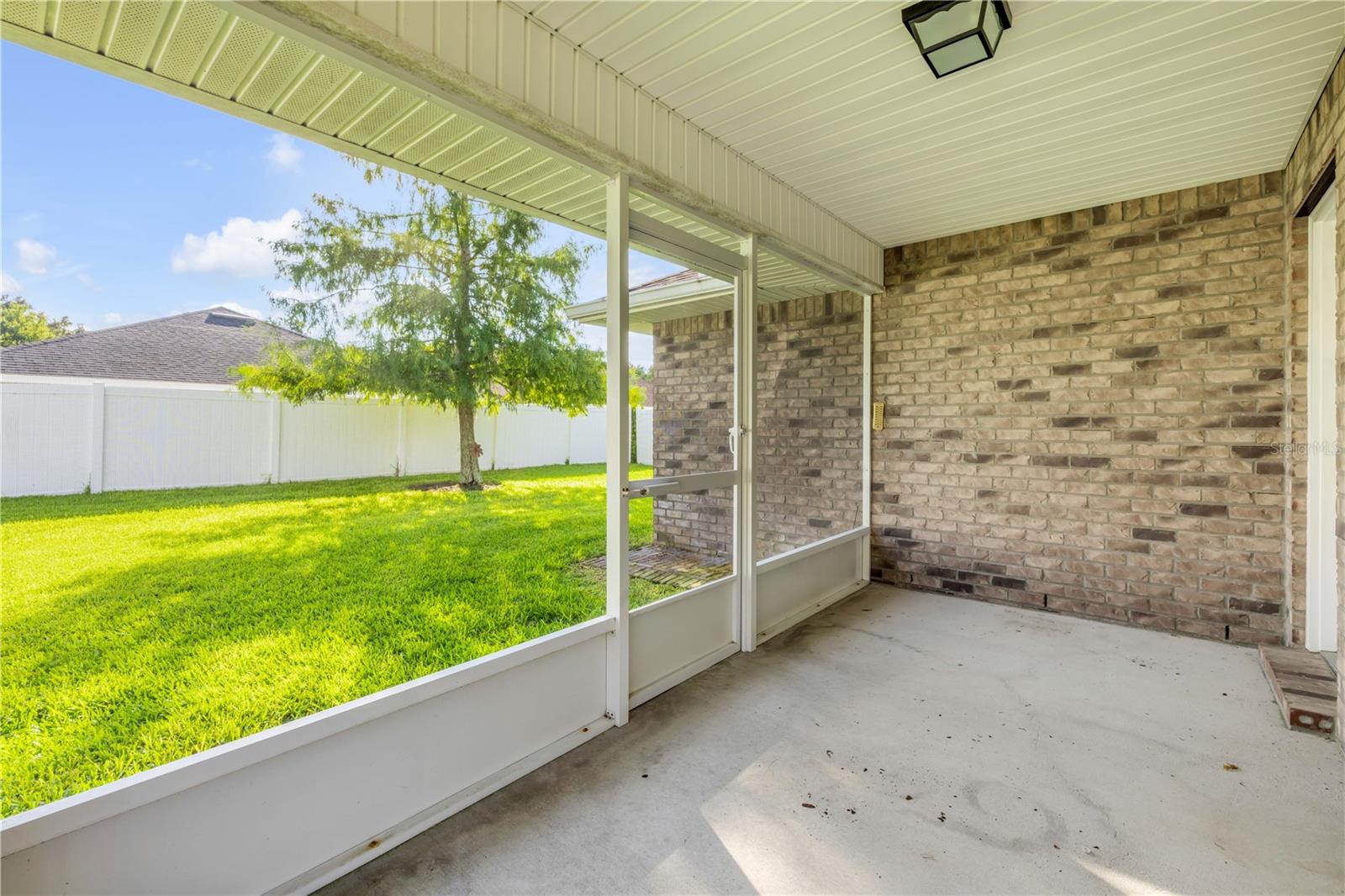 Image 6 of 42 For 607 Coral Trace Boulevard