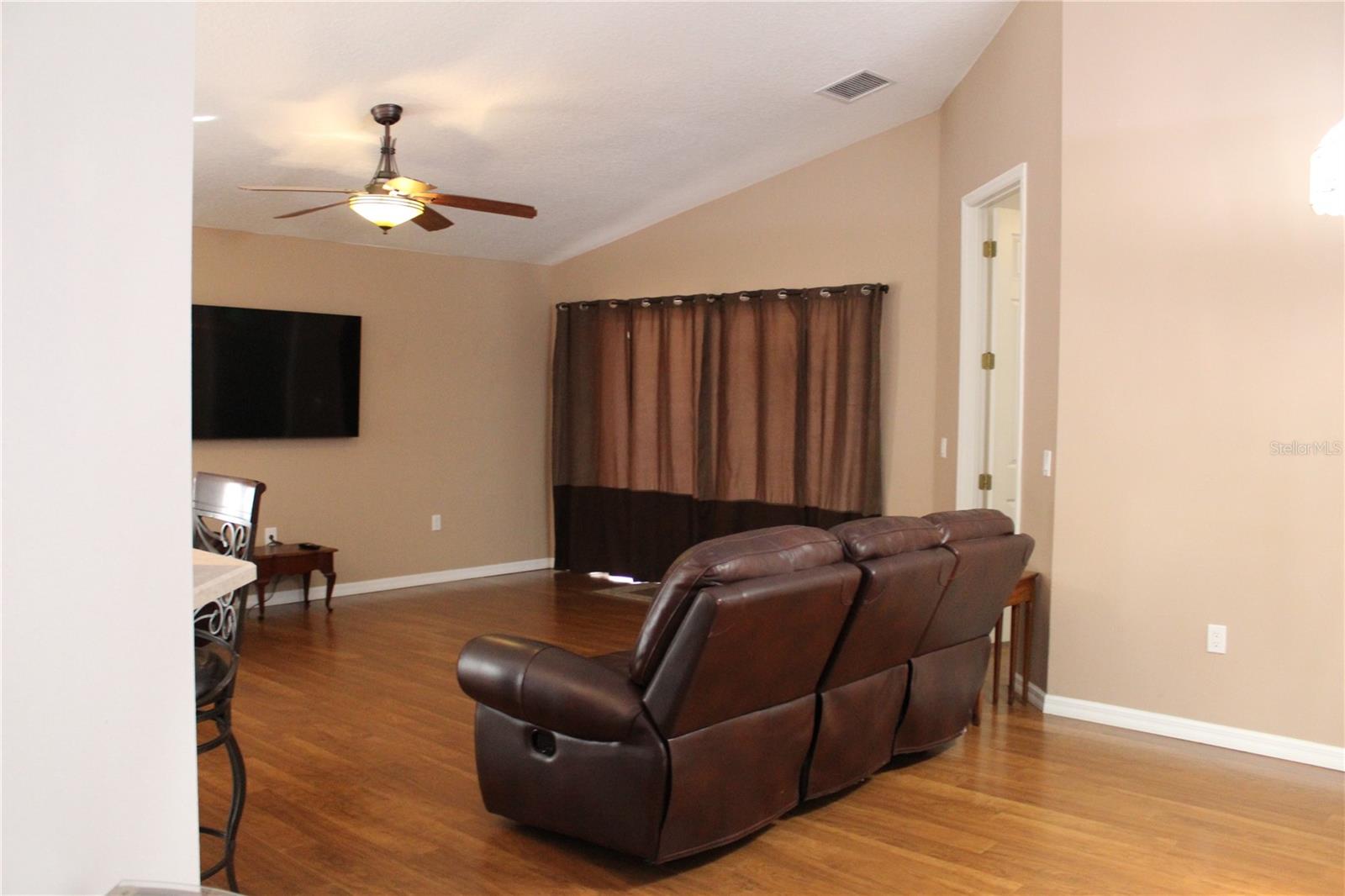 Image 28 of 54 For 672 Coral Trace Boulevard