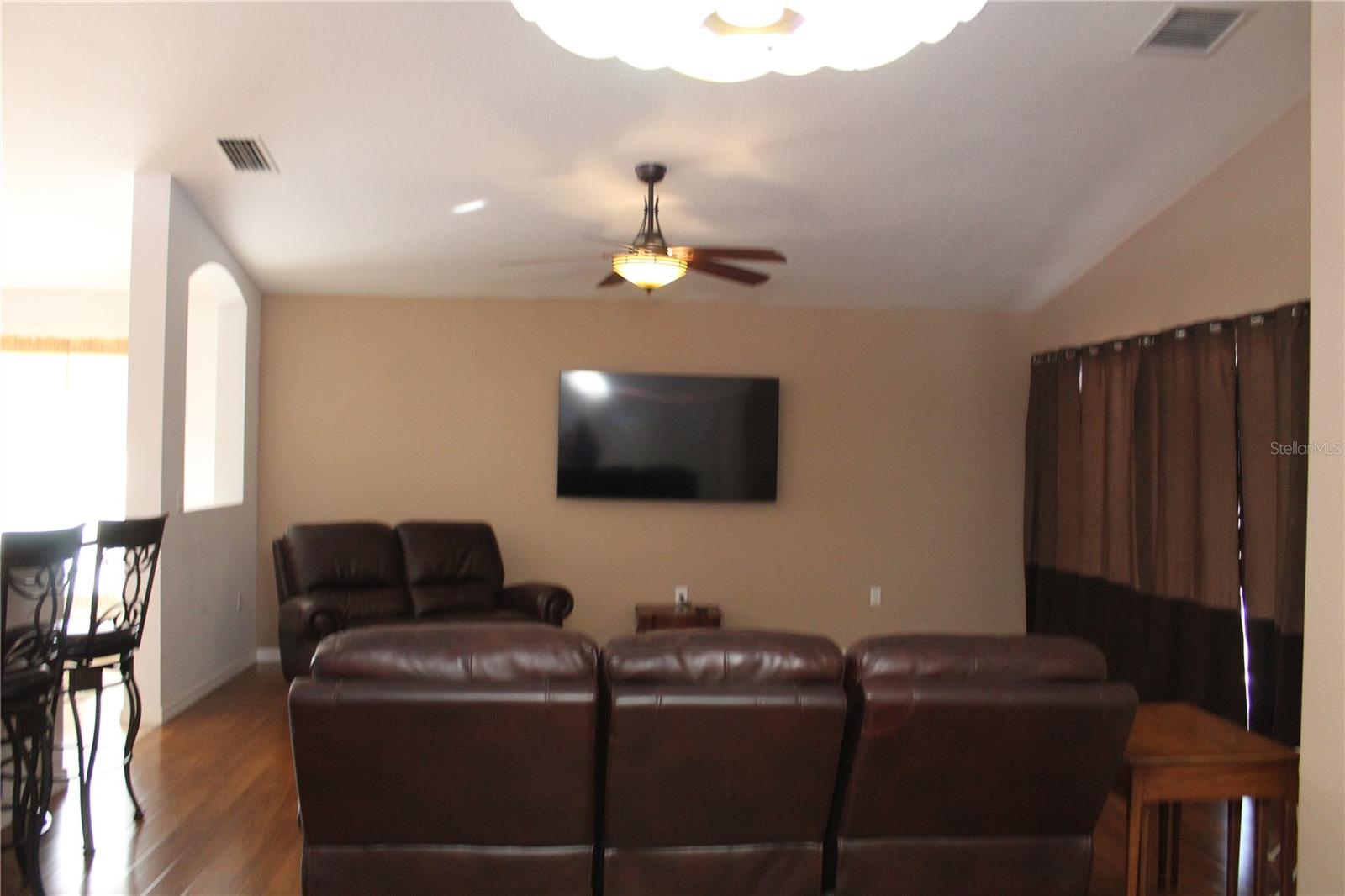 Image 29 of 54 For 672 Coral Trace Boulevard