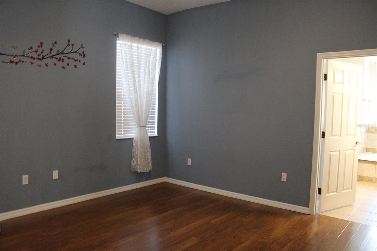Image 37 of 54 For 672 Coral Trace Boulevard