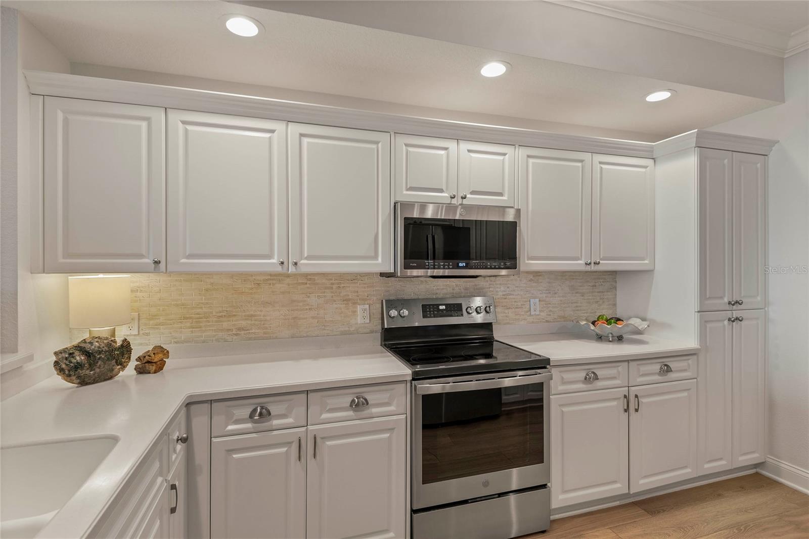 Image 17 of 41 For 265 Minorca Beach Way 804