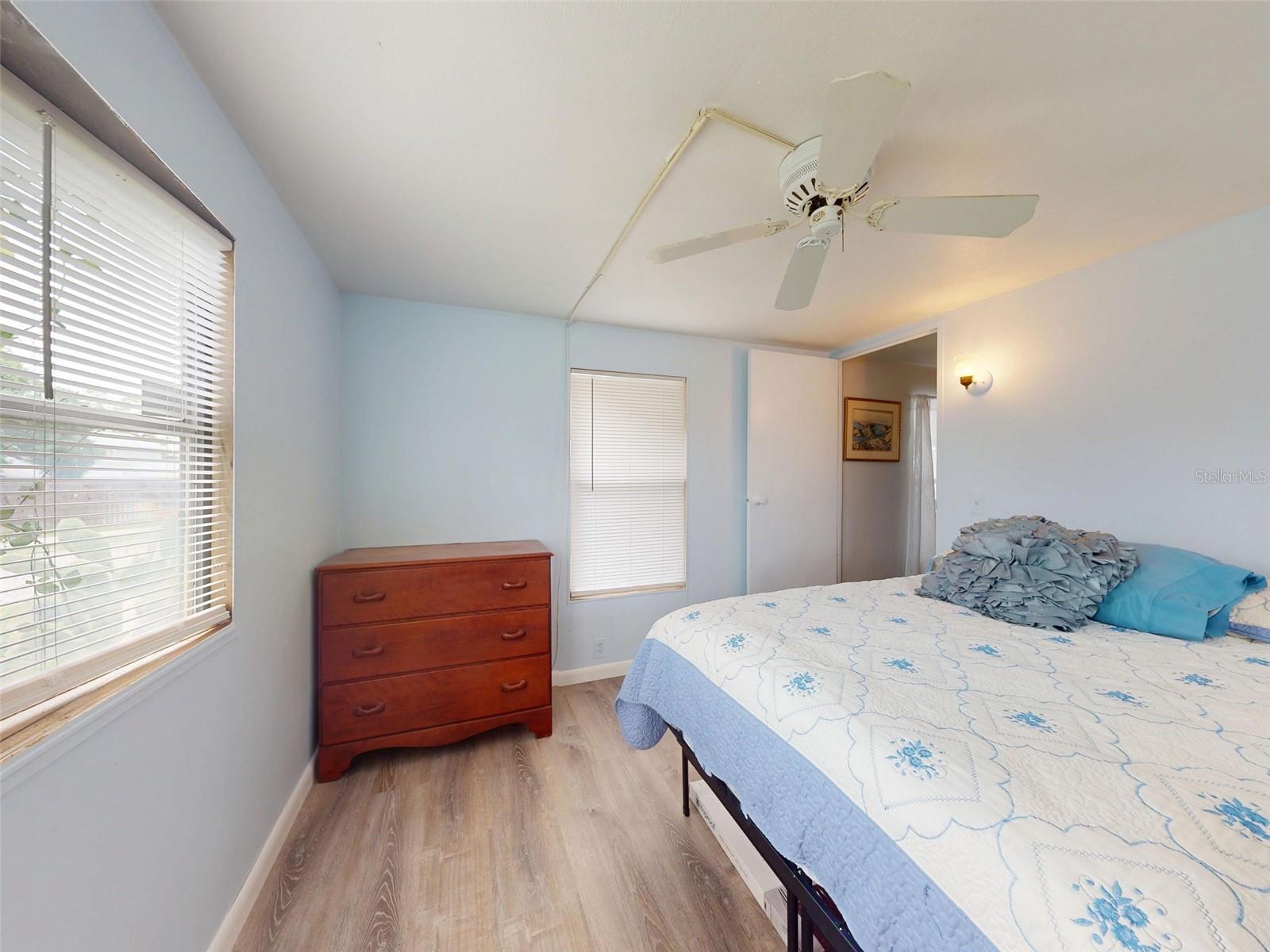 Image 11 of 70 For 2201 Ridgewood Avenue 8