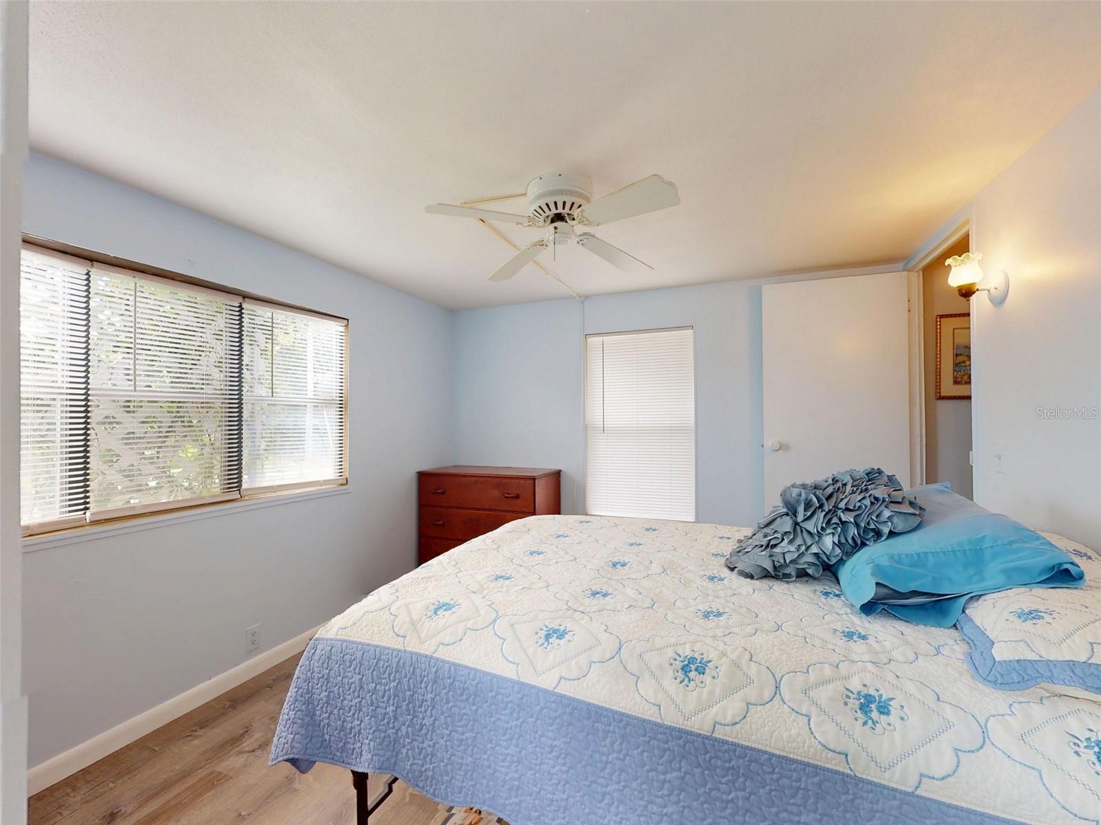 Image 12 of 70 For 2201 Ridgewood Avenue 8