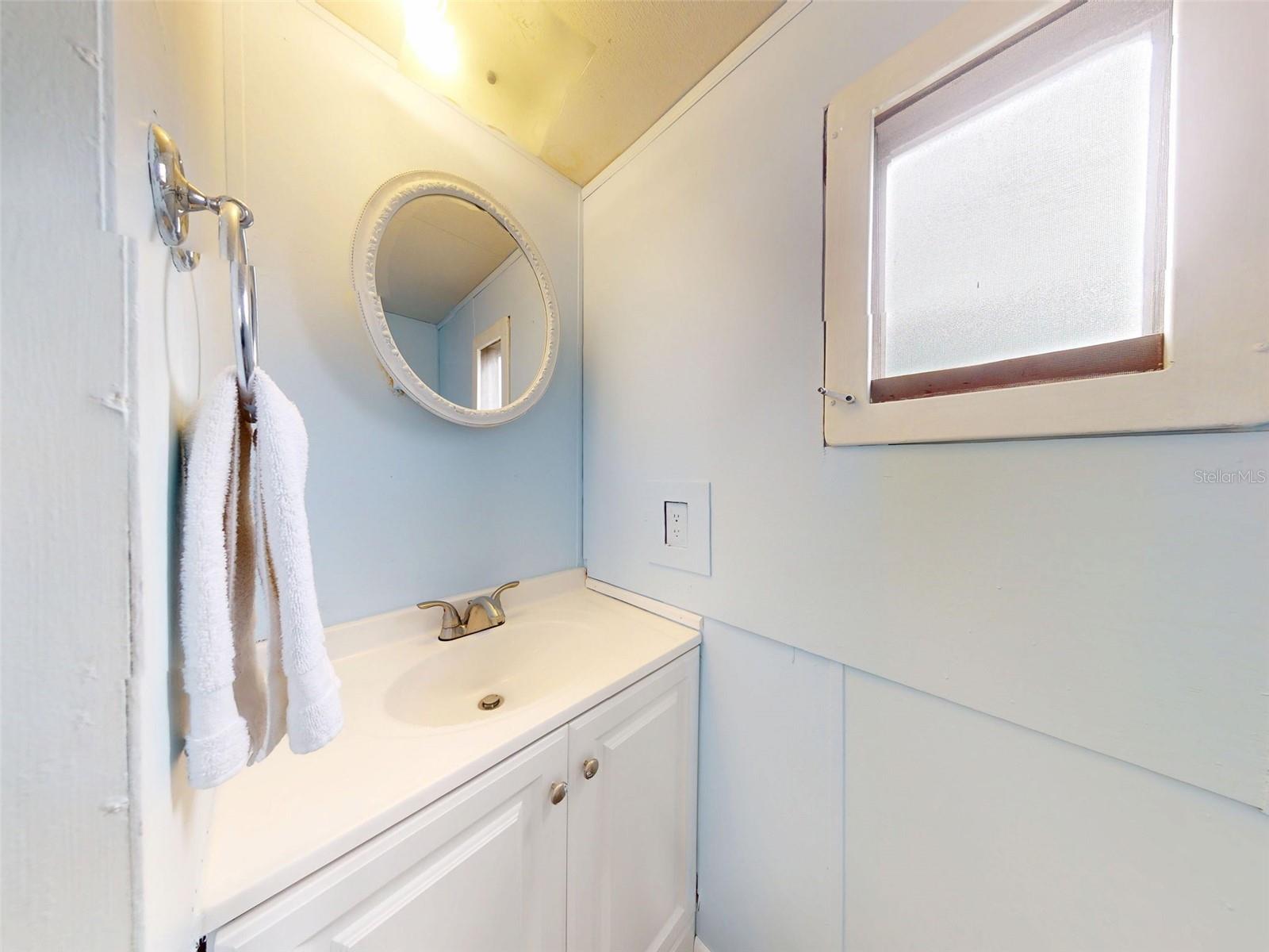 Image 13 of 70 For 2201 Ridgewood Avenue 8