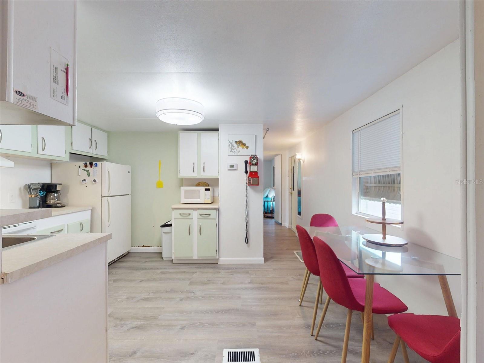 Image 14 of 70 For 2201 Ridgewood Avenue 8