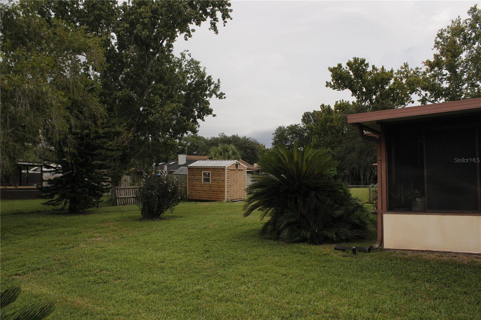 Image 20 of 21 For 2915 Pine Avenue
