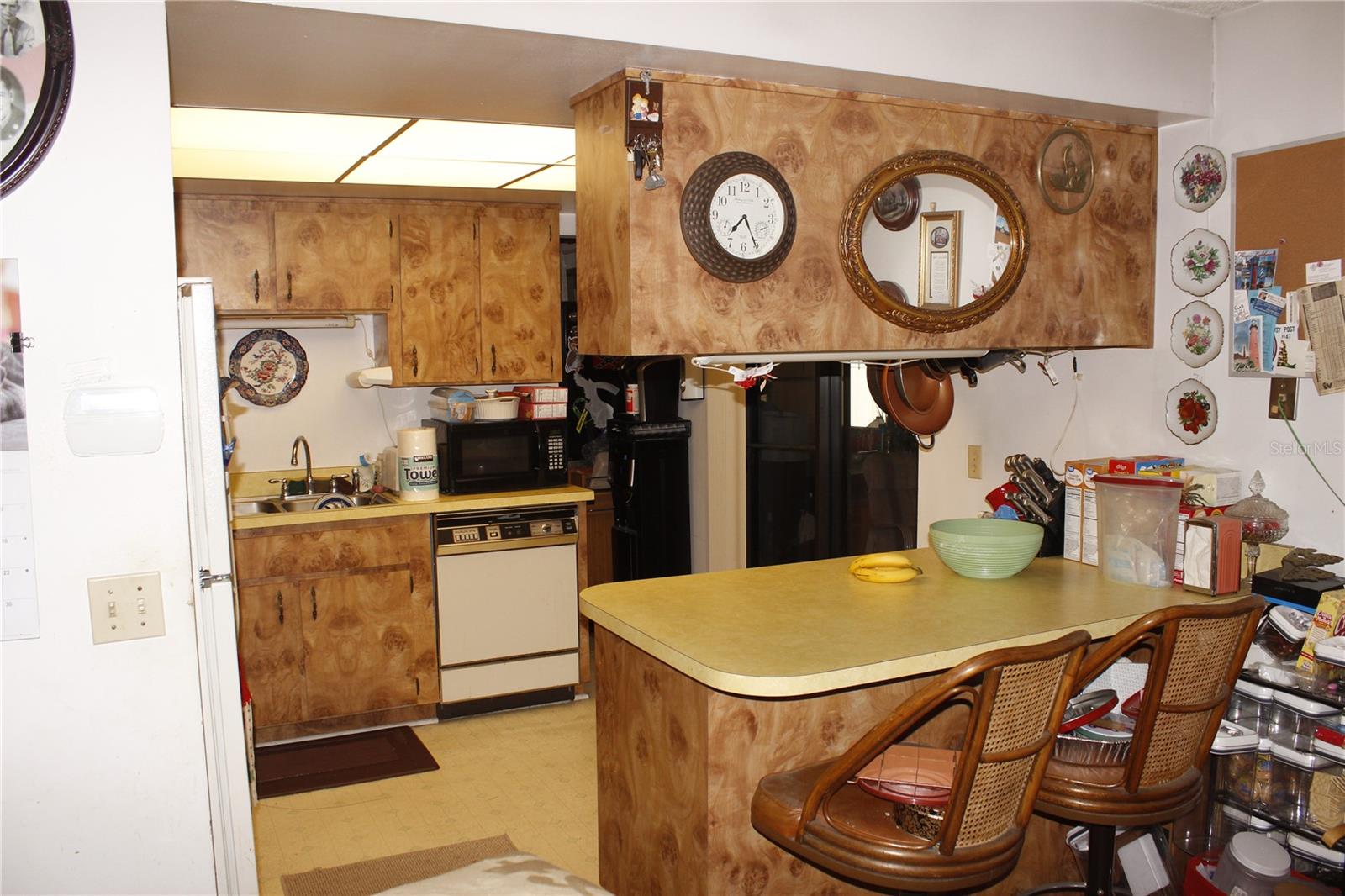 Image 3 of 21 For 2915 Pine Avenue