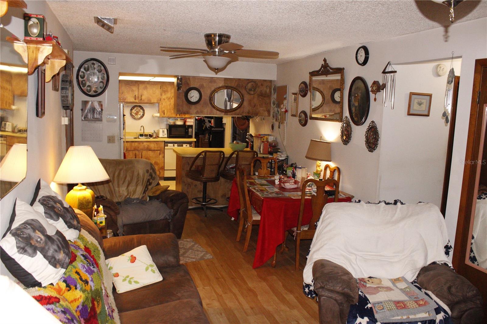 Image 5 of 21 For 2915 Pine Avenue