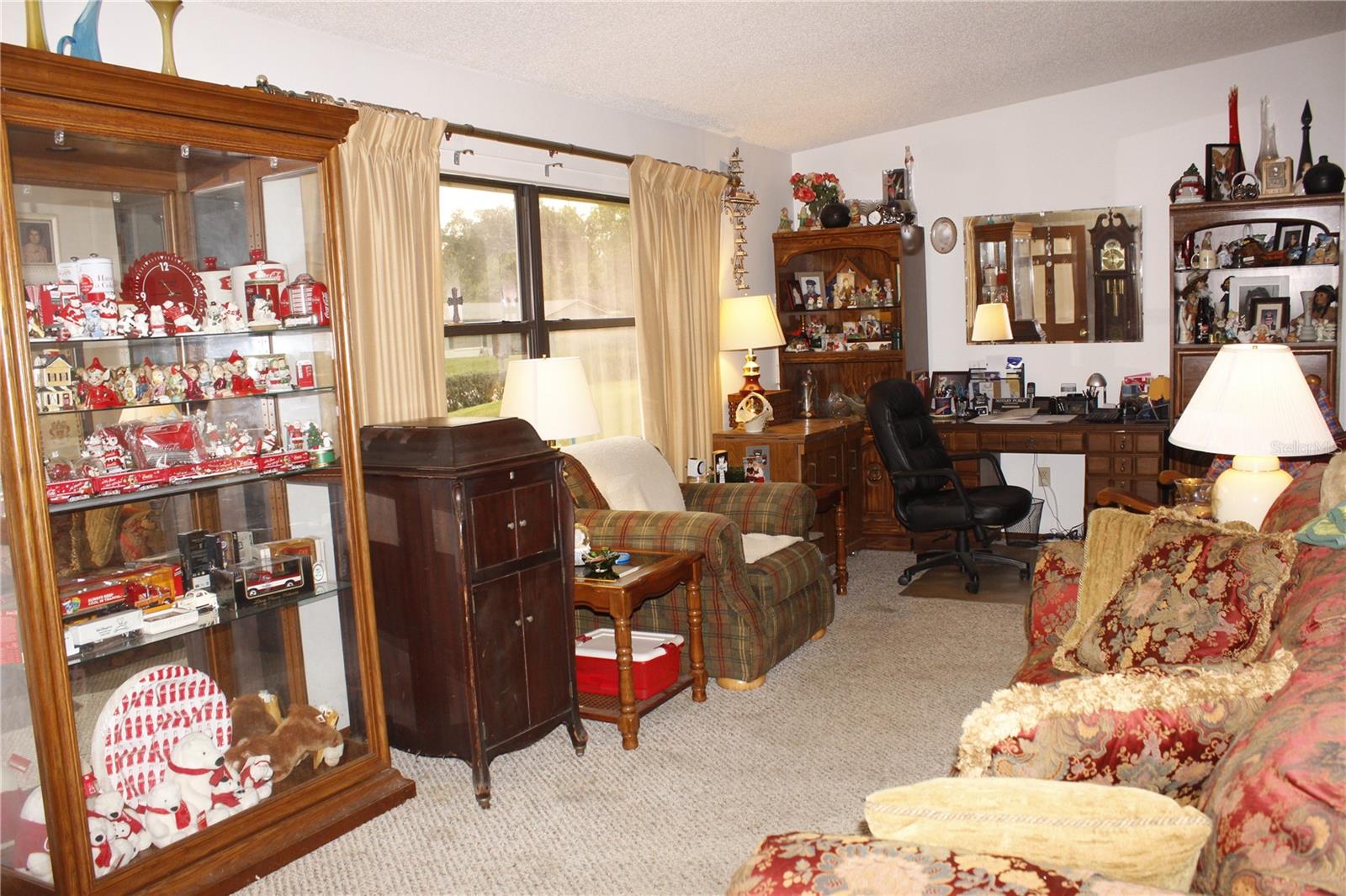 Image 8 of 21 For 2915 Pine Avenue