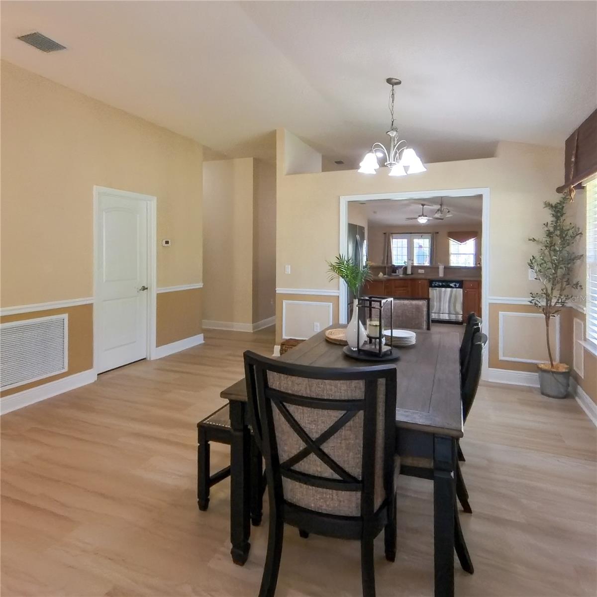 Image 11 of 23 For 541 Coral Trace Boulevard