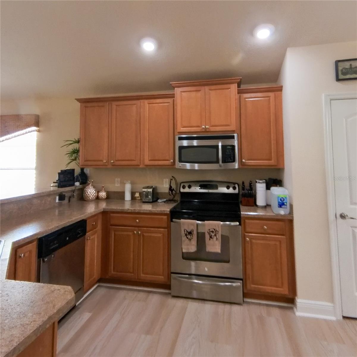 Image 16 of 23 For 541 Coral Trace Boulevard