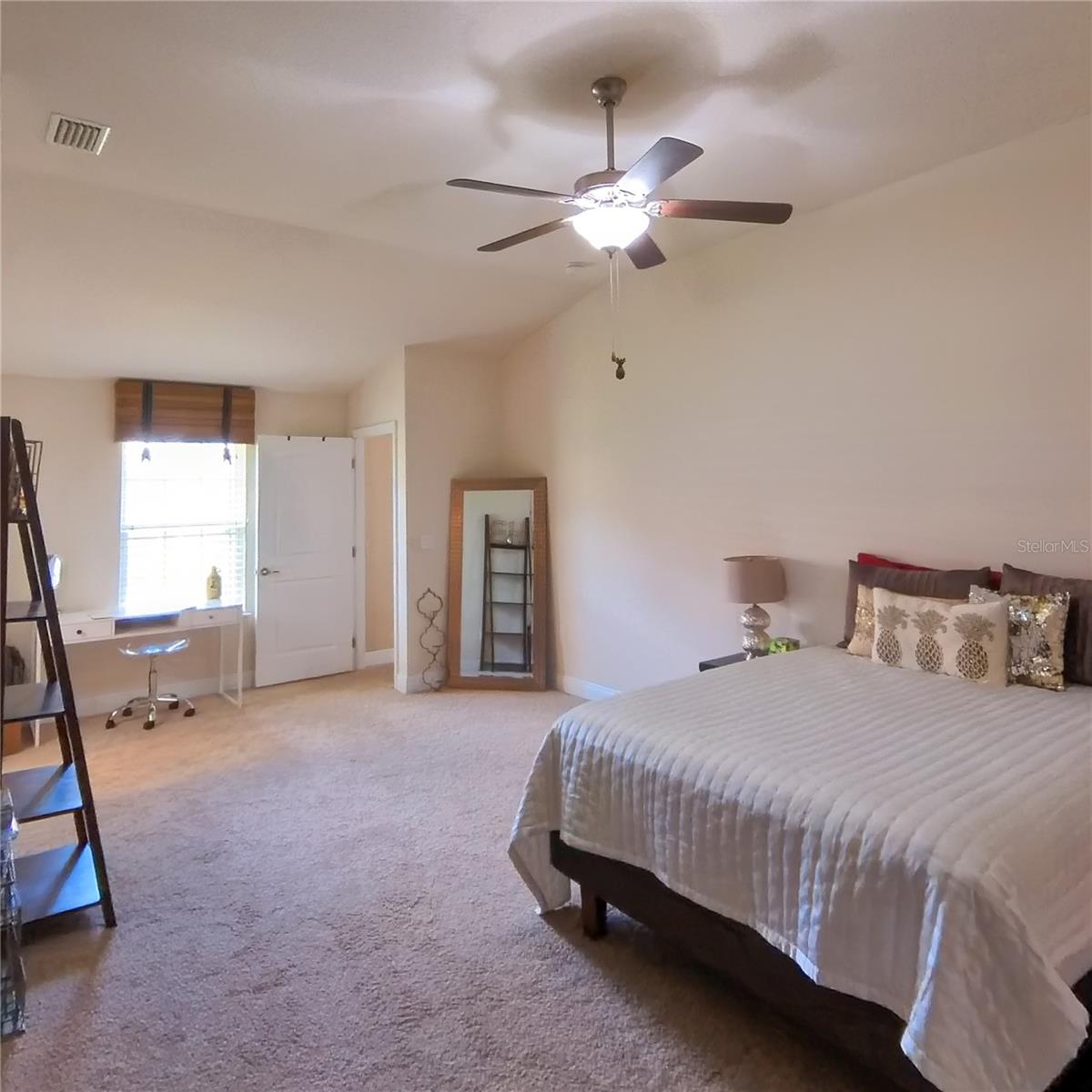 Image 28 of 37 For 541 Coral Trace Boulevard