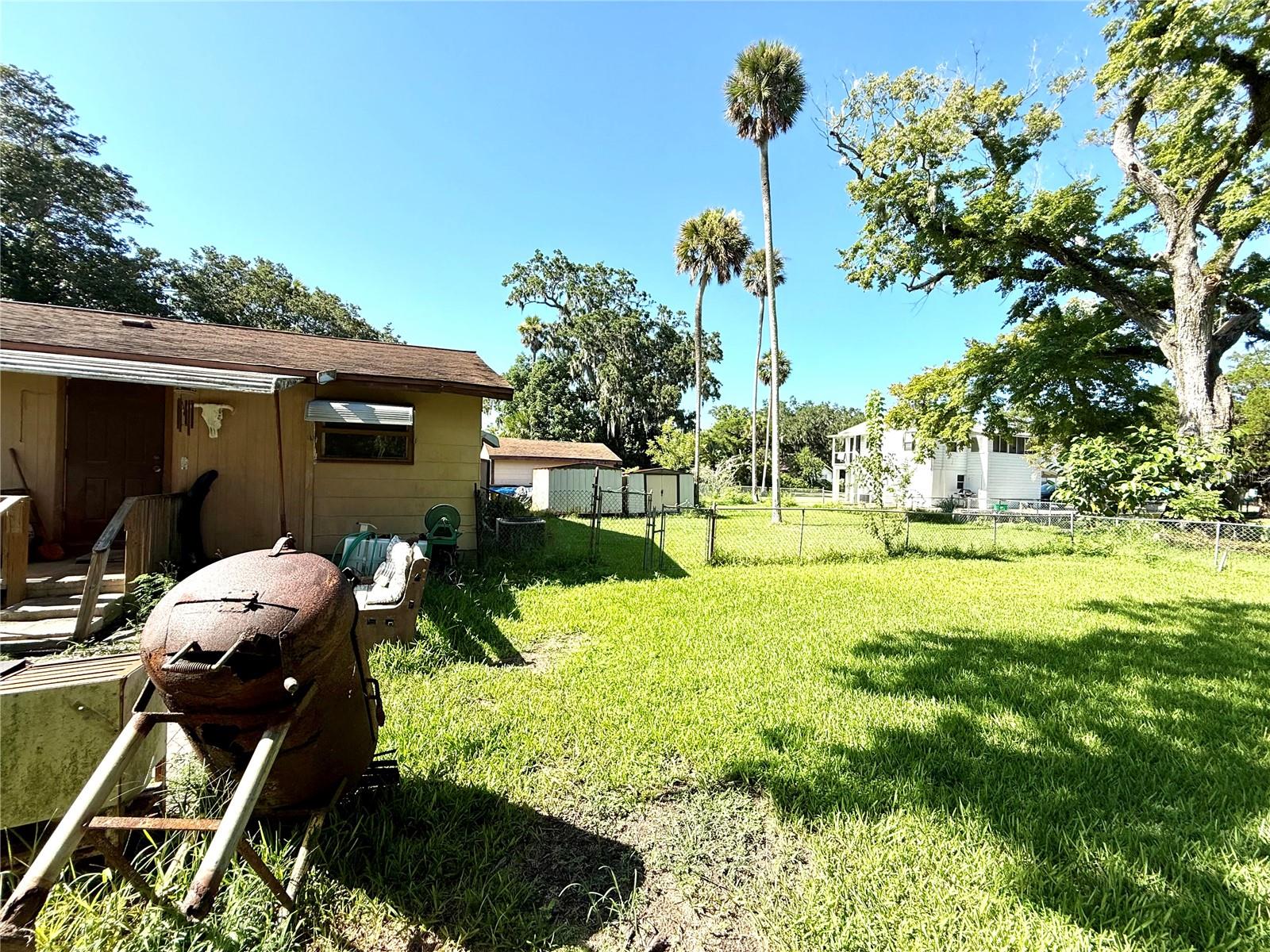 Image 7 of 29 For 631 Elm Avenue