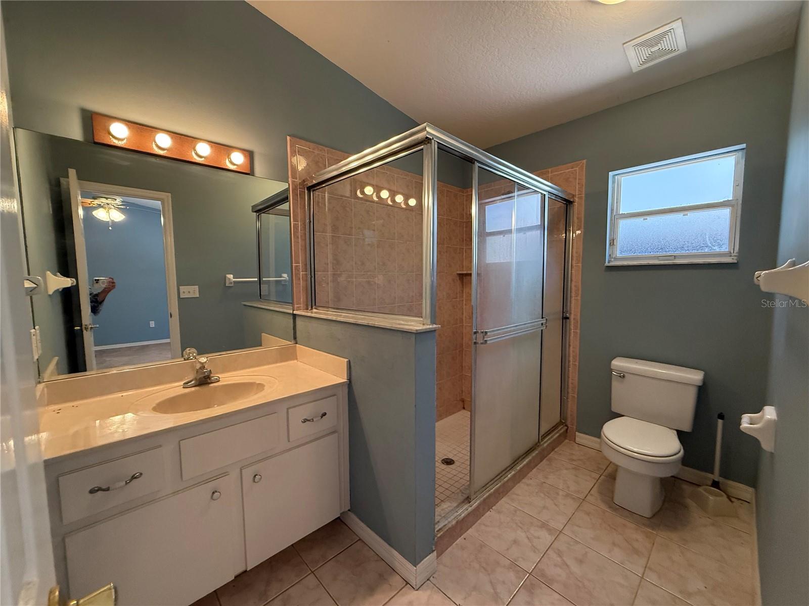 Image 15 of 26 For 1509 Queen Palm Drive